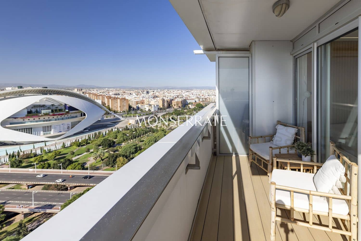 3 camera da letto Appartamento da affittare in Valencia citta con piscina garage - 3.500 € (Rif: 9262141)