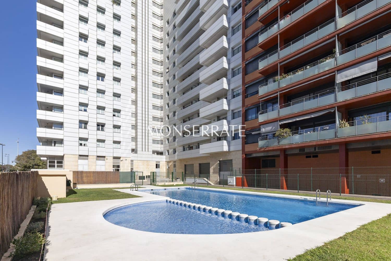 3 camera da letto Appartamento da affittare in Valencia citta con piscina garage - 3.500 € (Rif: 9262141)