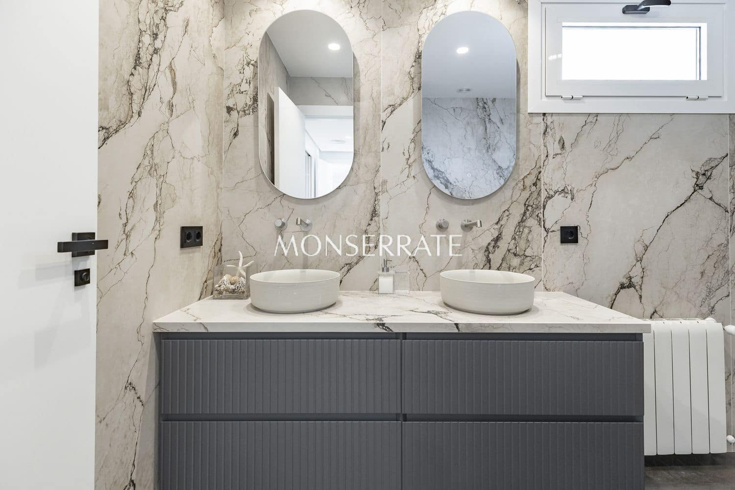 4 soveværelse Villa til salg i San Antonio de Benageber med swimmingpool garage - € 1.200.000 (Ref: 9303019)