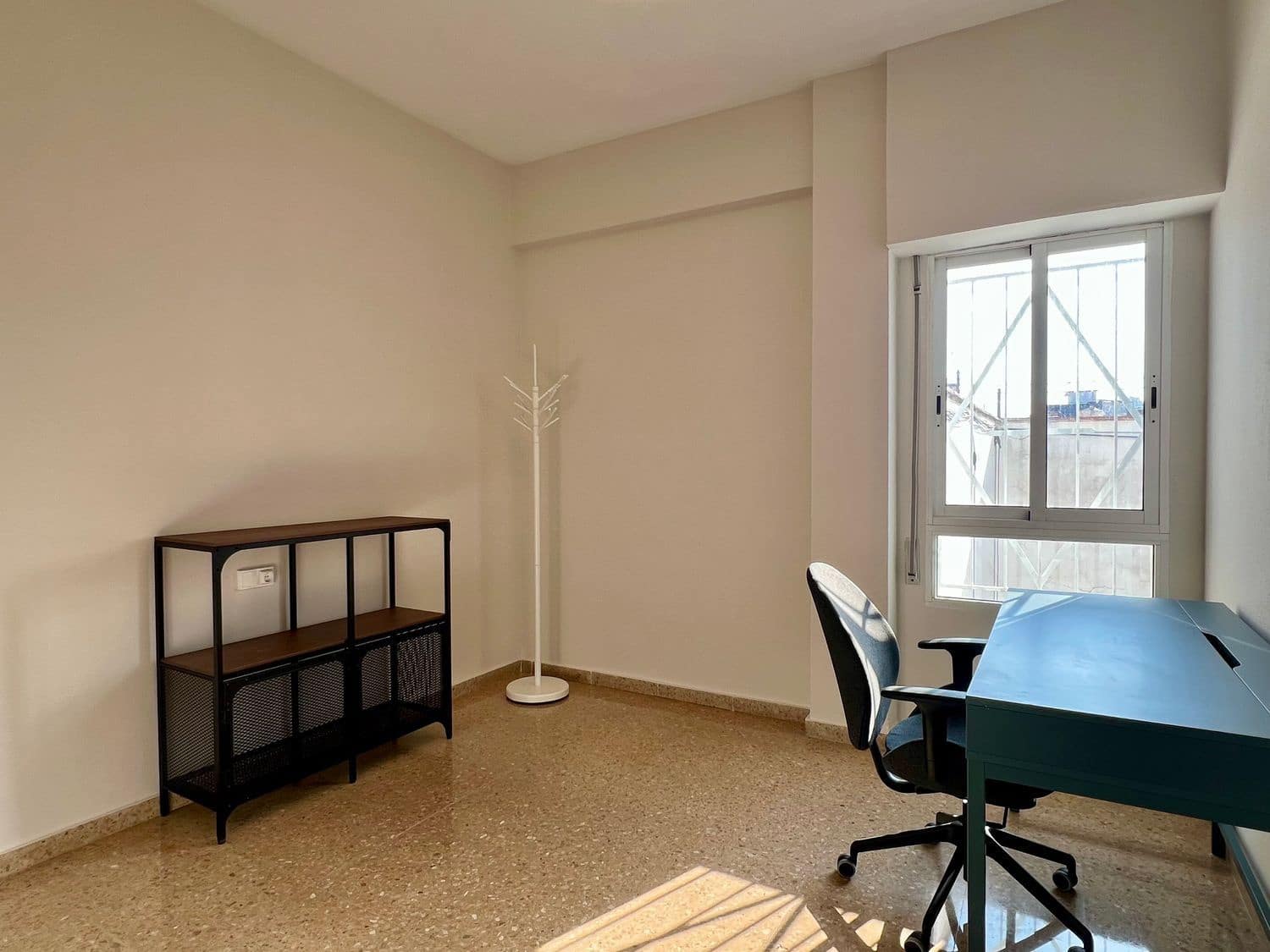2 slaapkamer Appartement te huur in Valencia stad met garage - € 1.400 (Ref: 9317144)