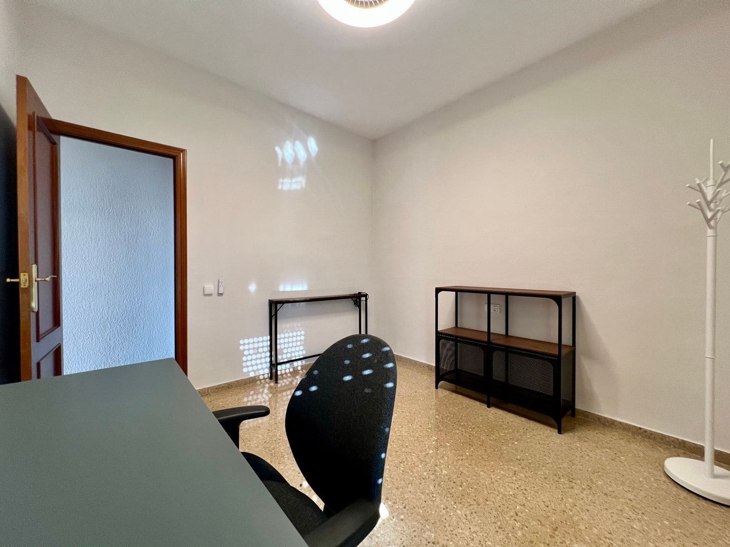 2 slaapkamer Appartement te huur in Valencia stad met garage - € 1.400 (Ref: 9317144)