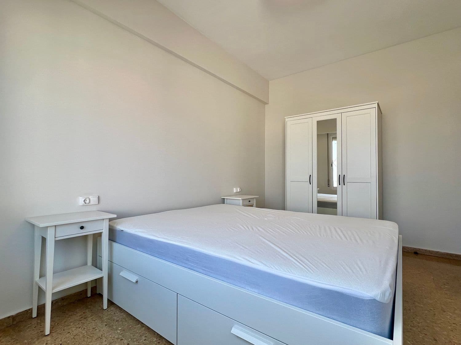 2 slaapkamer Appartement te huur in Valencia stad met garage - € 1.400 (Ref: 9317144)