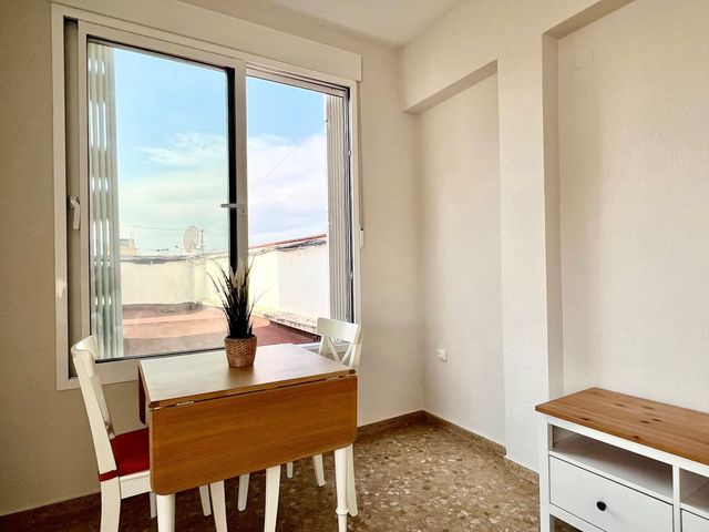 2 slaapkamer Appartement te huur in La Gran Via, Valencia stad met garage - € 1.400 (Ref: 9317144)