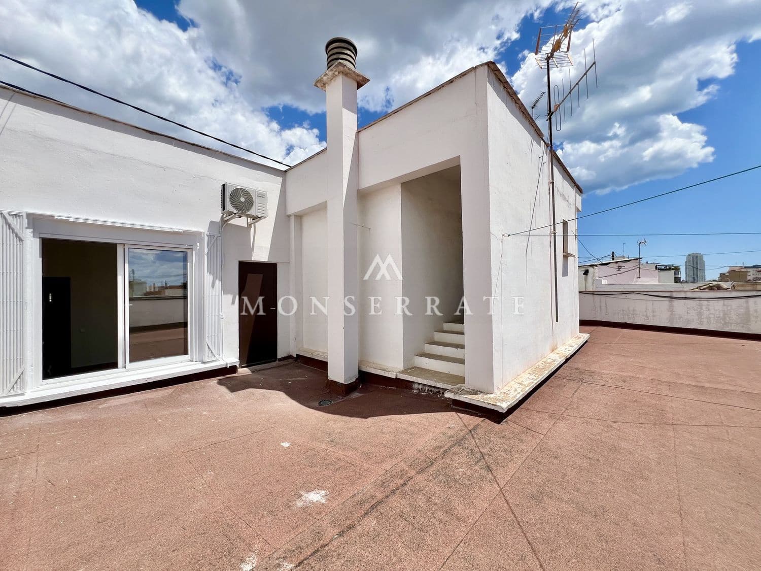 2 slaapkamer Appartement te huur in Valencia stad met garage - € 1.400 (Ref: 9317144)