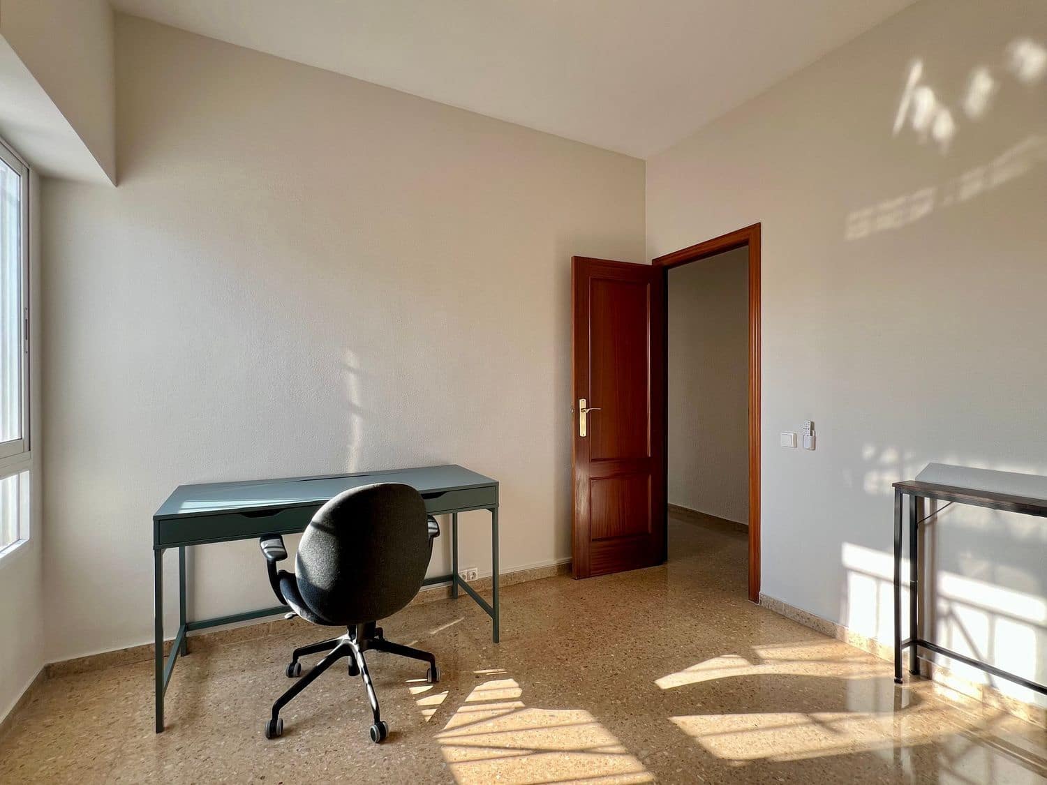 2 slaapkamer Appartement te huur in Valencia stad met garage - € 1.400 (Ref: 9317144)
