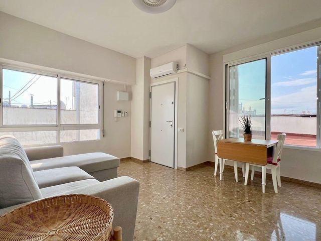 2 slaapkamer Appartement te huur in La Gran Via, Valencia stad met garage - € 1.400 (Ref: 9317144)