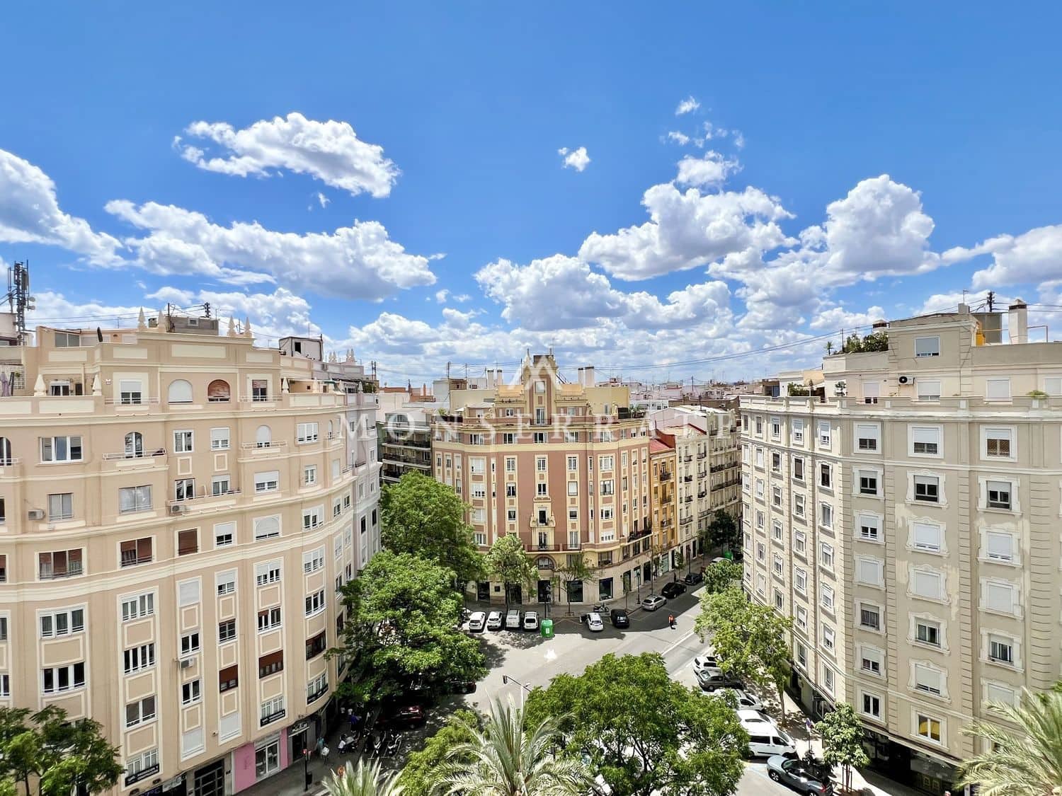 2 slaapkamer Appartement te huur in Valencia stad met garage - € 1.400 (Ref: 9317144)
