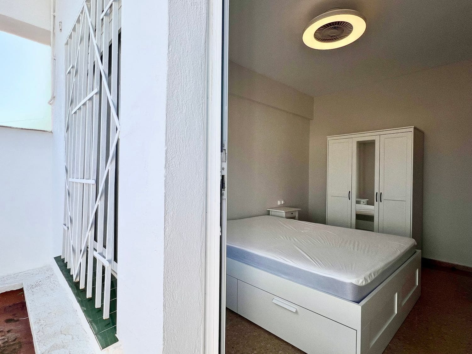 2 slaapkamer Appartement te huur in Valencia stad met garage - € 1.400 (Ref: 9317144)
