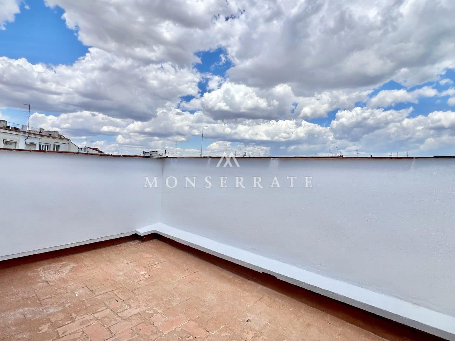 2 slaapkamer Appartement te huur in Valencia stad met garage - € 1.400 (Ref: 9317144)