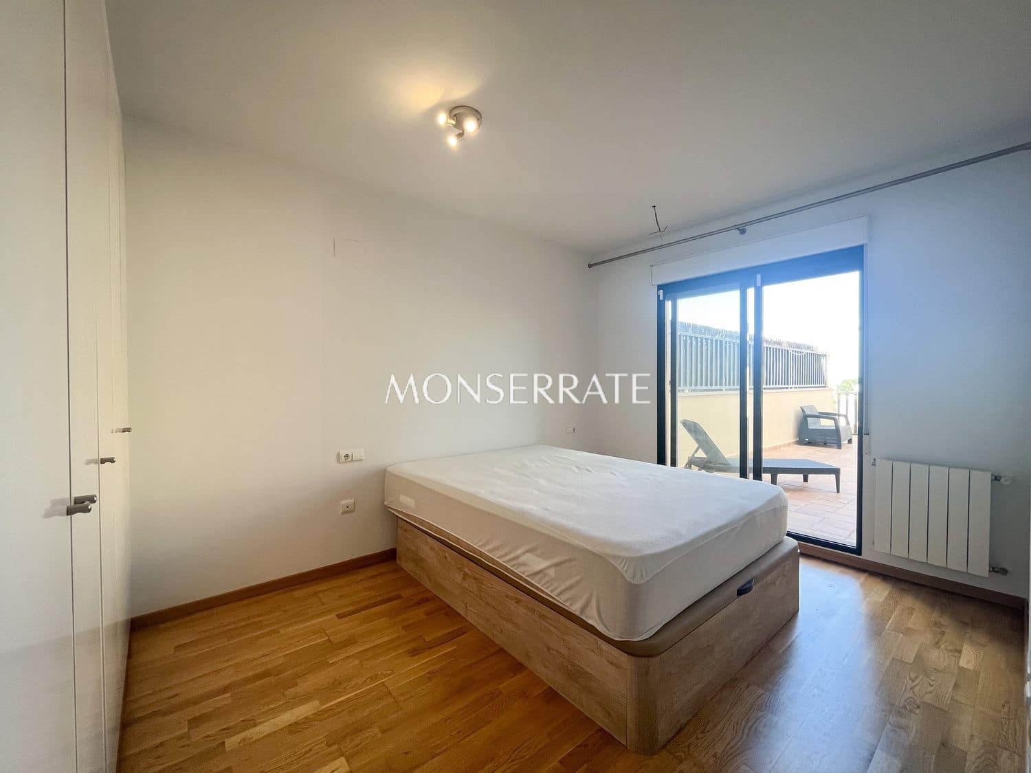 2 bedroom Apartment for rent in Valencia city with pool garage - € 1,500 (Ref: 9371298)