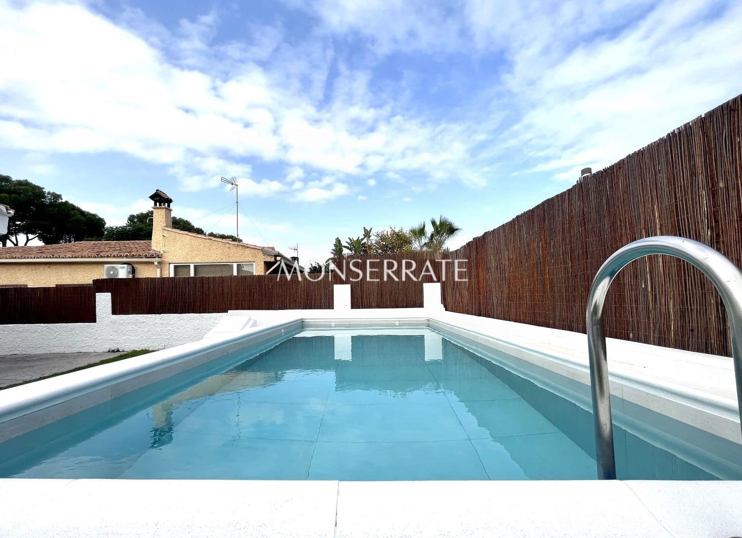 4 soverom Bungalow til leie i Rocafort med svømmebasseng garasje - € 2 600 (Ref: 9390041)