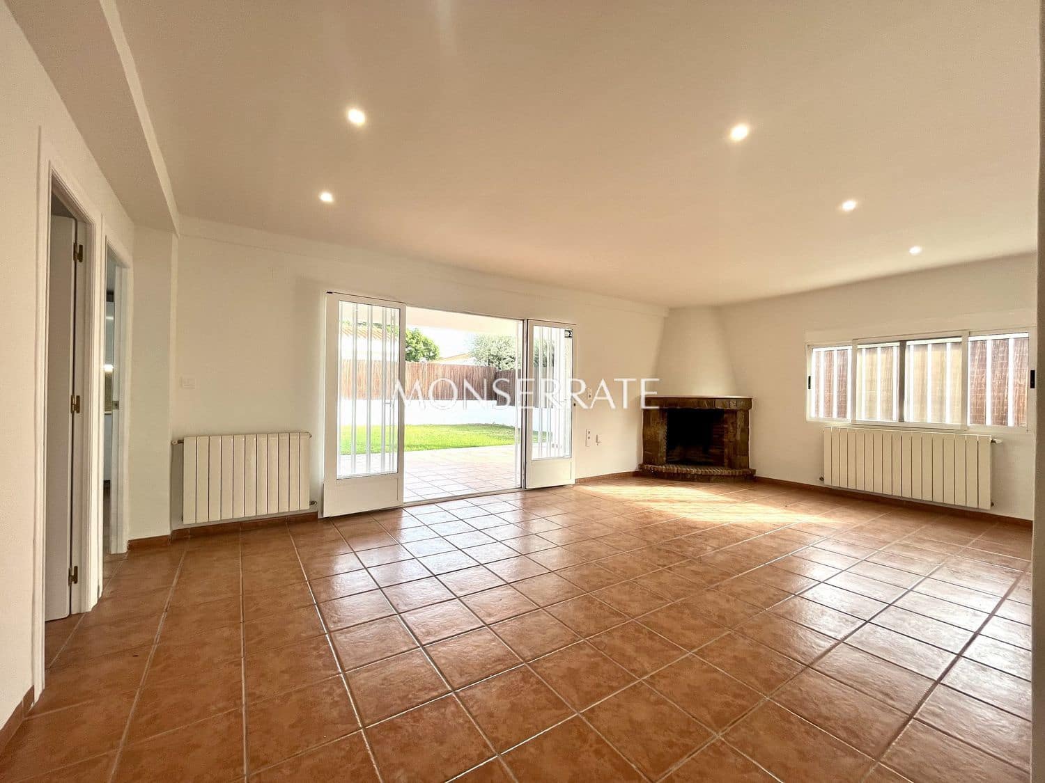 4 soverom Bungalow til leie i Rocafort med svømmebasseng garasje - € 2 600 (Ref: 9390041)