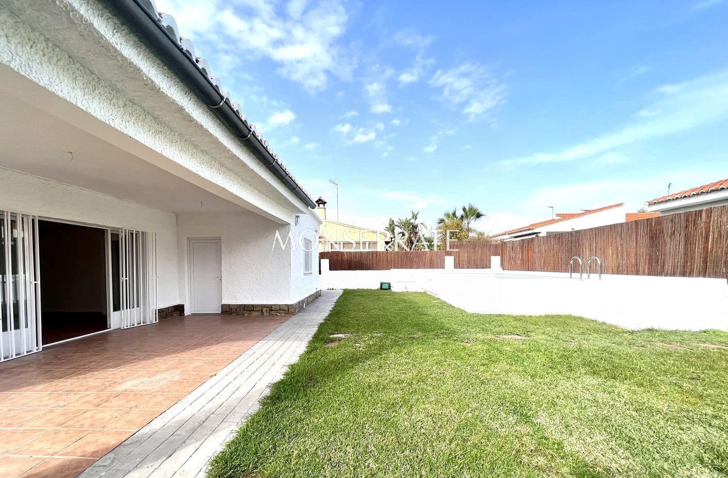 4 soverom Bungalow til leie i Rocafort med svømmebasseng garasje - € 2 600 (Ref: 9390041)