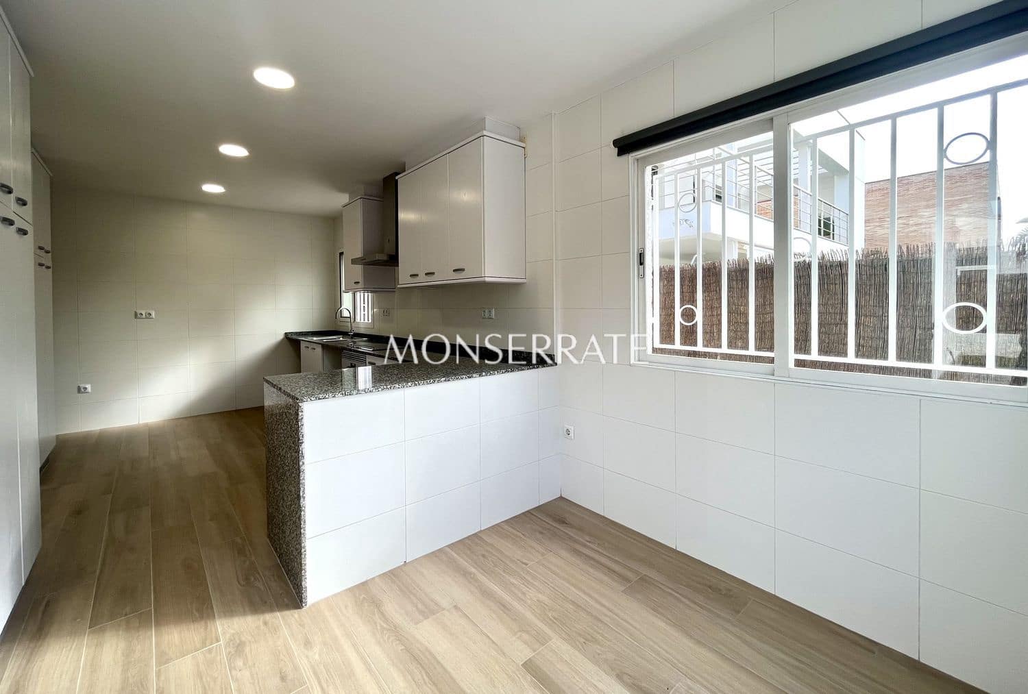 4 bedroom Villa for rent in Rocafort with pool garage - € 2,600 (Ref: 9390042)