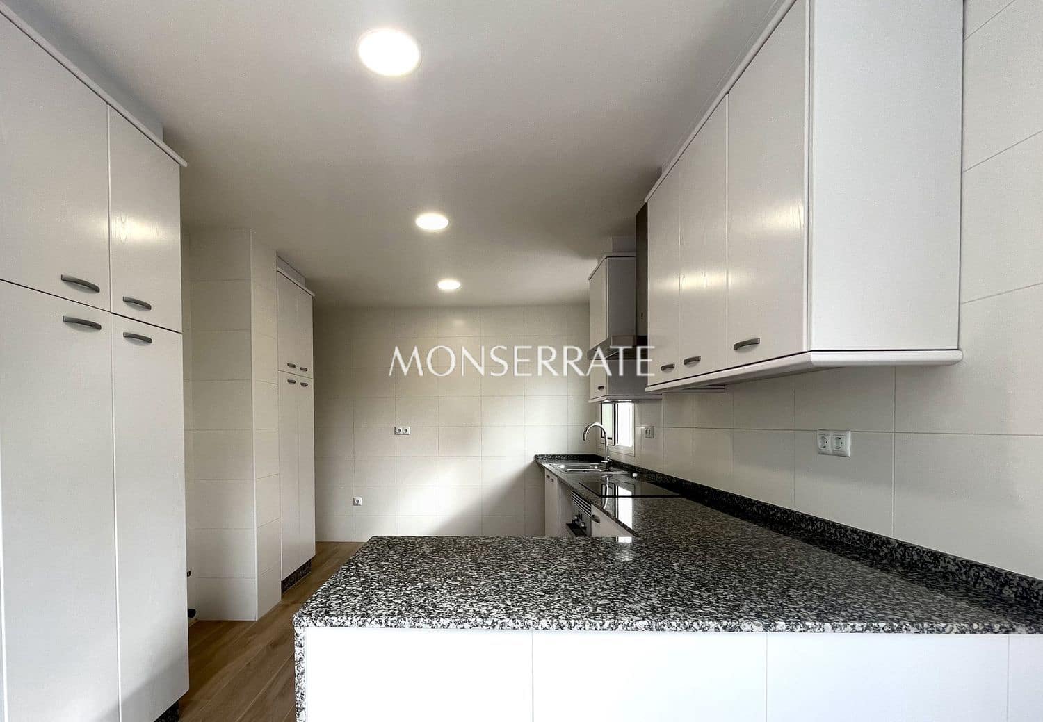 4 bedroom Villa for rent in Rocafort with pool garage - € 2,600 (Ref: 9390042)