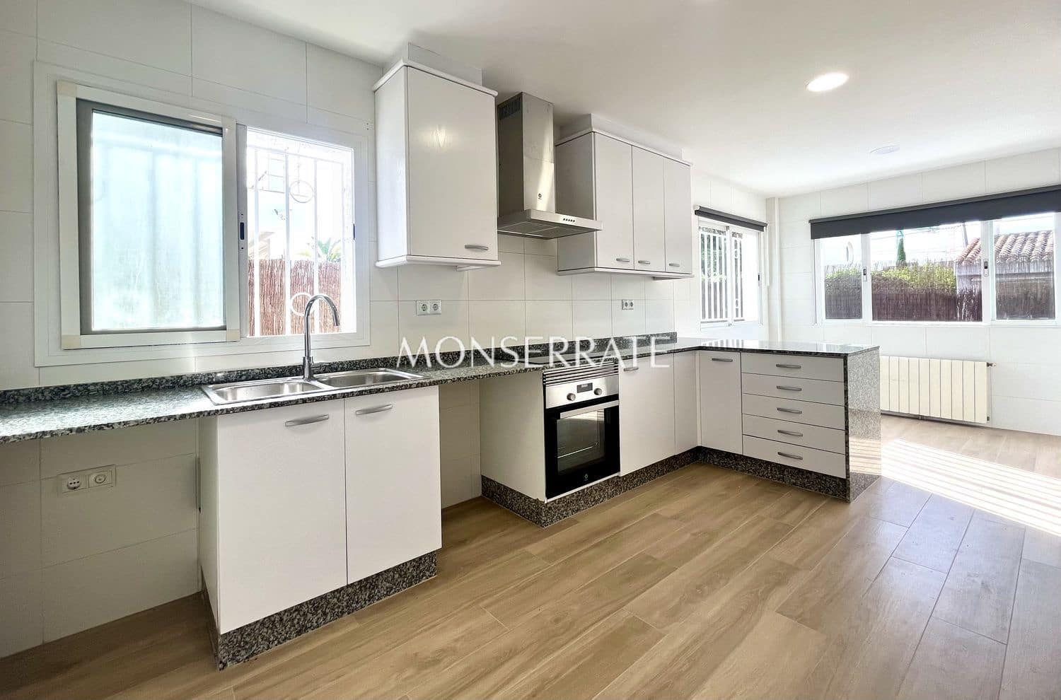 4 bedroom Villa for rent in Rocafort with pool garage - € 2,600 (Ref: 9390042)