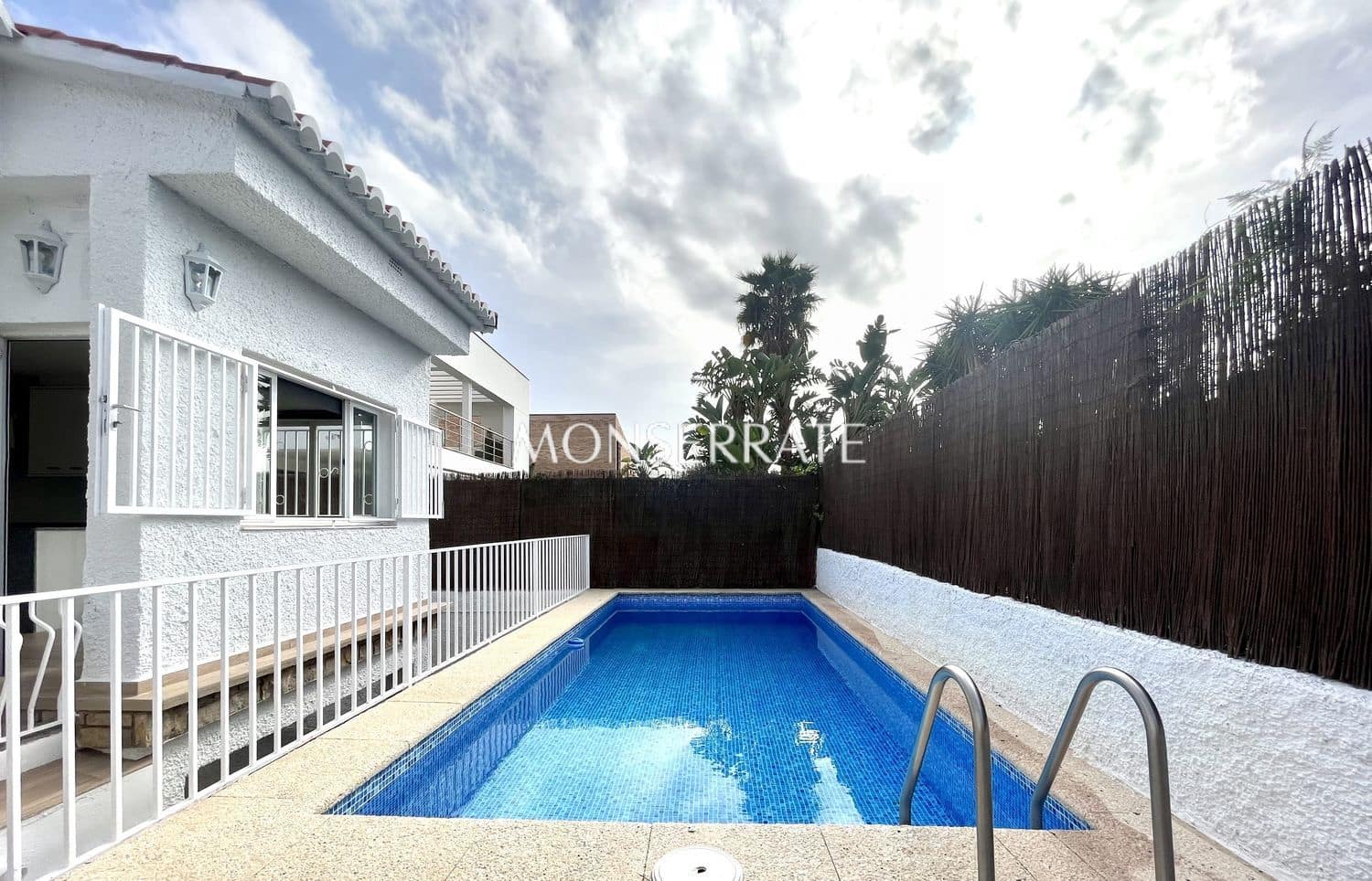 4 bedroom Villa for rent in Rocafort with pool garage - € 2,600 (Ref: 9390042)