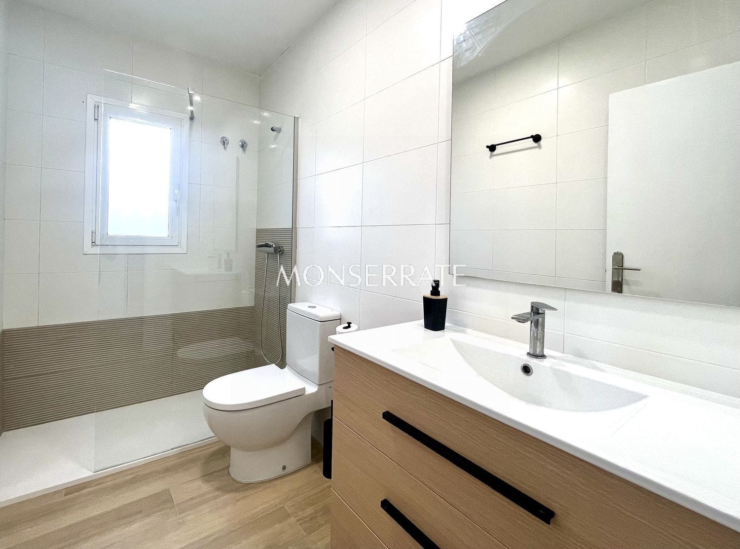 4 bedroom Villa for rent in Rocafort with pool garage - € 2,600 (Ref: 9390042)