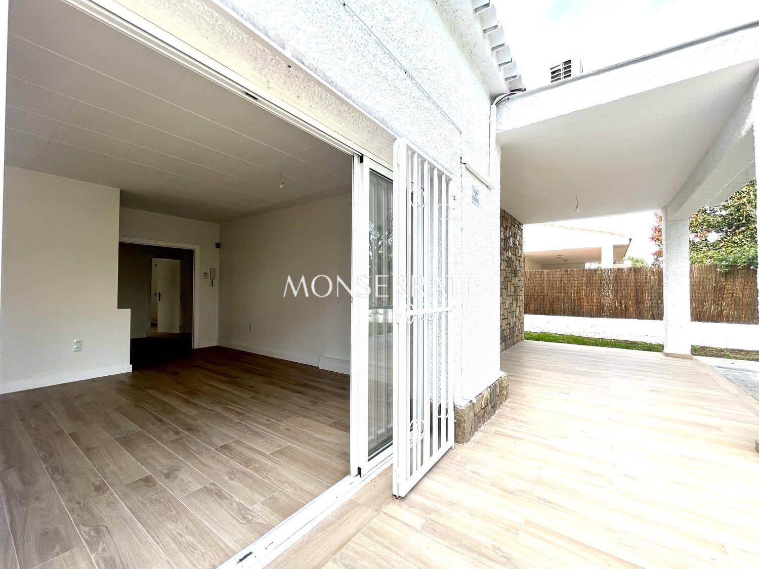 4 bedroom Villa for rent in Rocafort with pool garage - € 2,600 (Ref: 9390042)