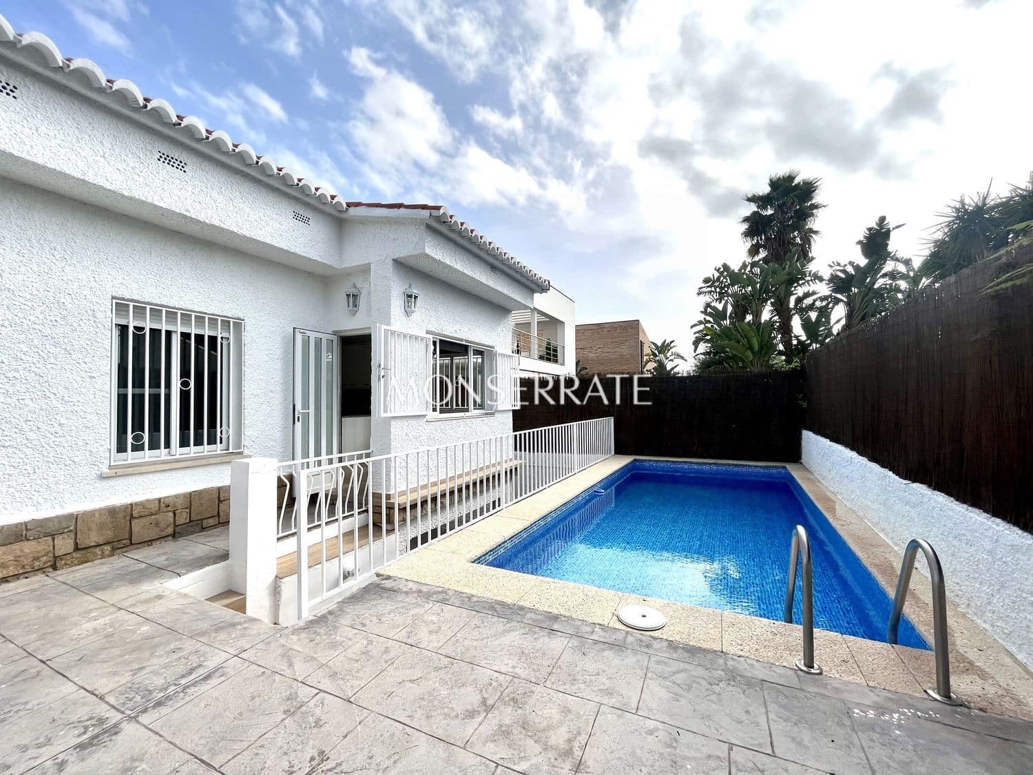 4 bedroom Villa for rent in Rocafort with pool garage - € 2,600 (Ref: 9390042)