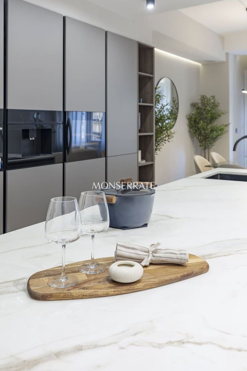 4 soveværelse Lejlighed til salg i Valencia by med garage - € 990.000 (Ref: 9419290)