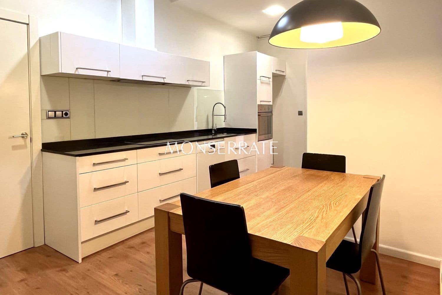 4 makuuhuone Huoneisto vuokrattavana paikassa Valencia kaupunki mukana 
autotalli - 3 500 € (Ref: 9441316)