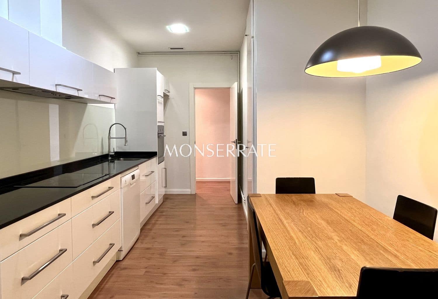 4 makuuhuone Huoneisto vuokrattavana paikassa Valencia kaupunki mukana 
autotalli - 3 500 € (Ref: 9441316)