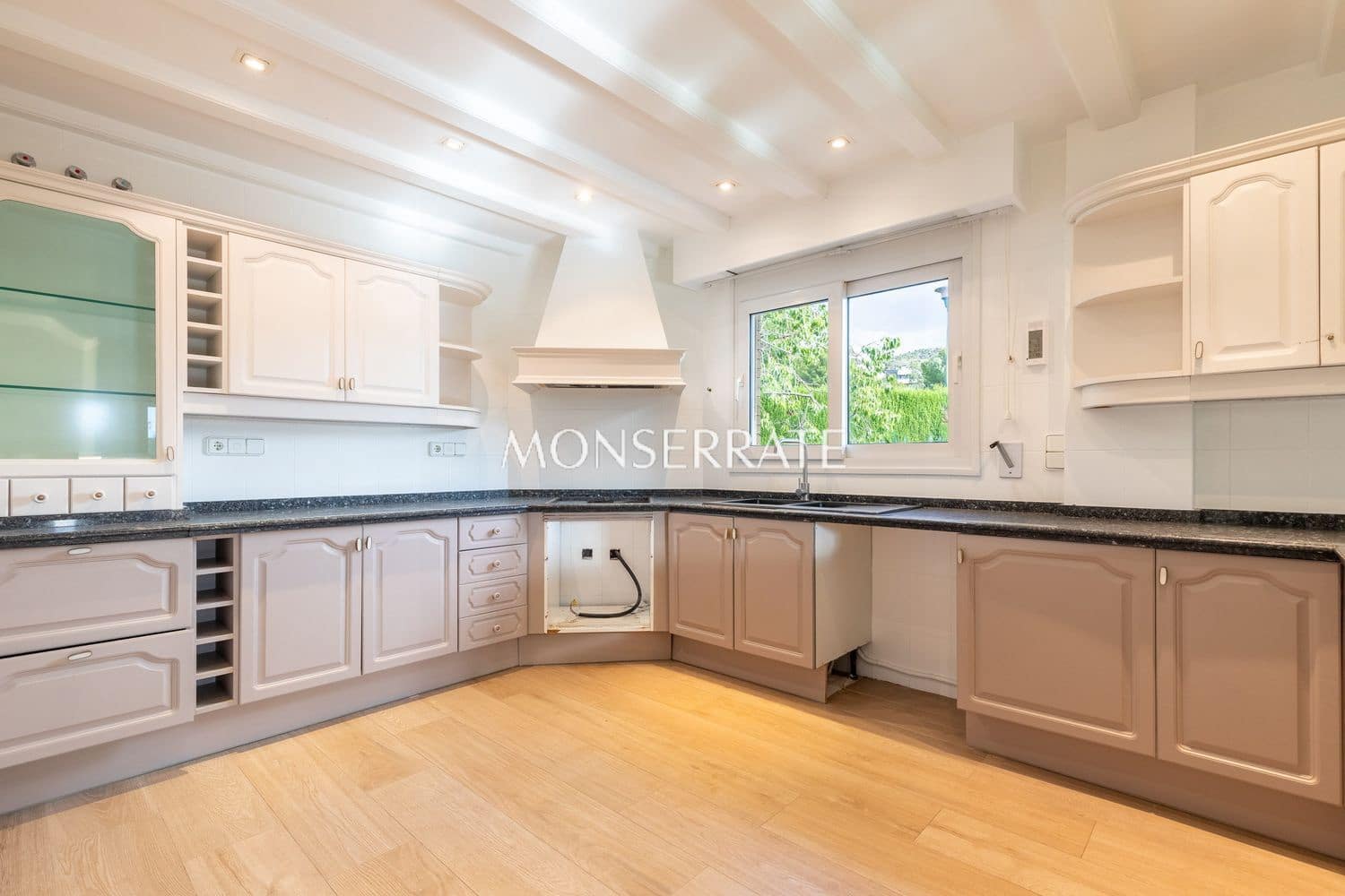 8 soverom Villa til salgs i Pucol med svømmebasseng garasje - € 2 400 000 (Ref: 9450349)