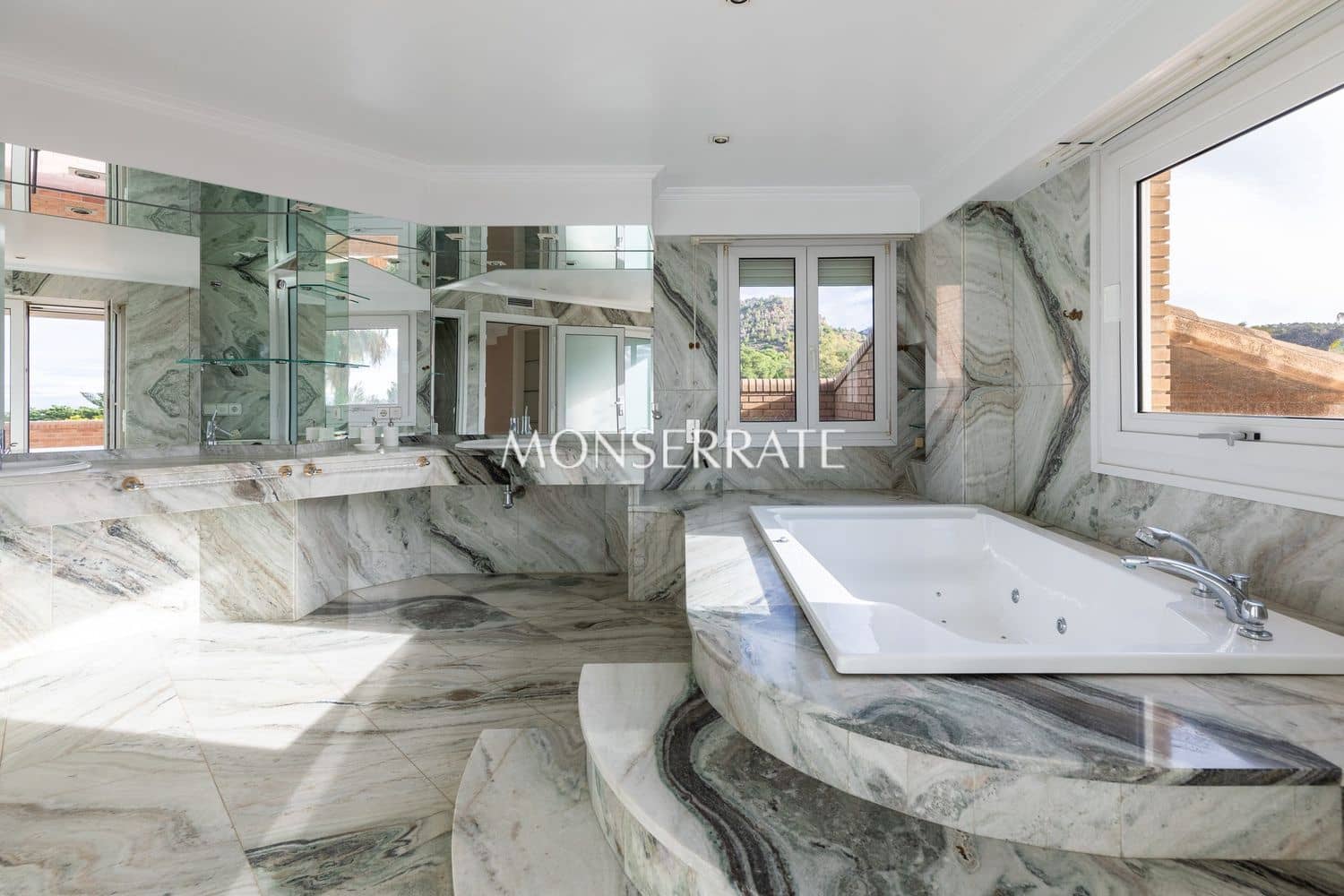 8 soverom Villa til salgs i Pucol med svømmebasseng garasje - € 2 400 000 (Ref: 9450349)