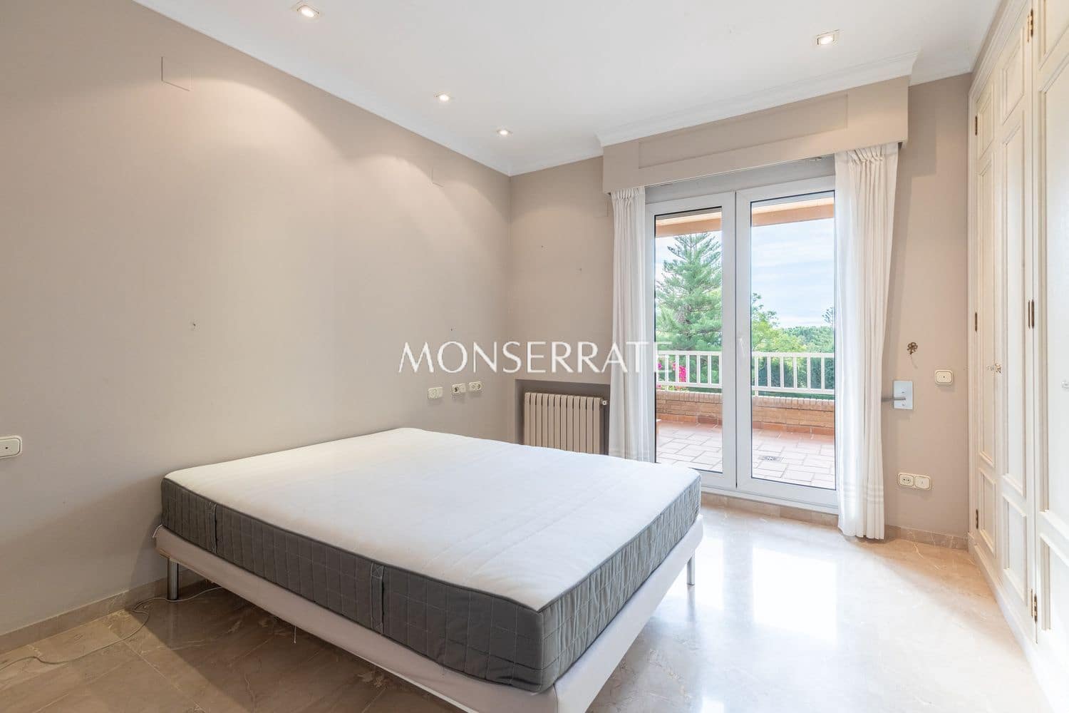 8 soverom Villa til salgs i Pucol med svømmebasseng garasje - € 2 400 000 (Ref: 9450349)