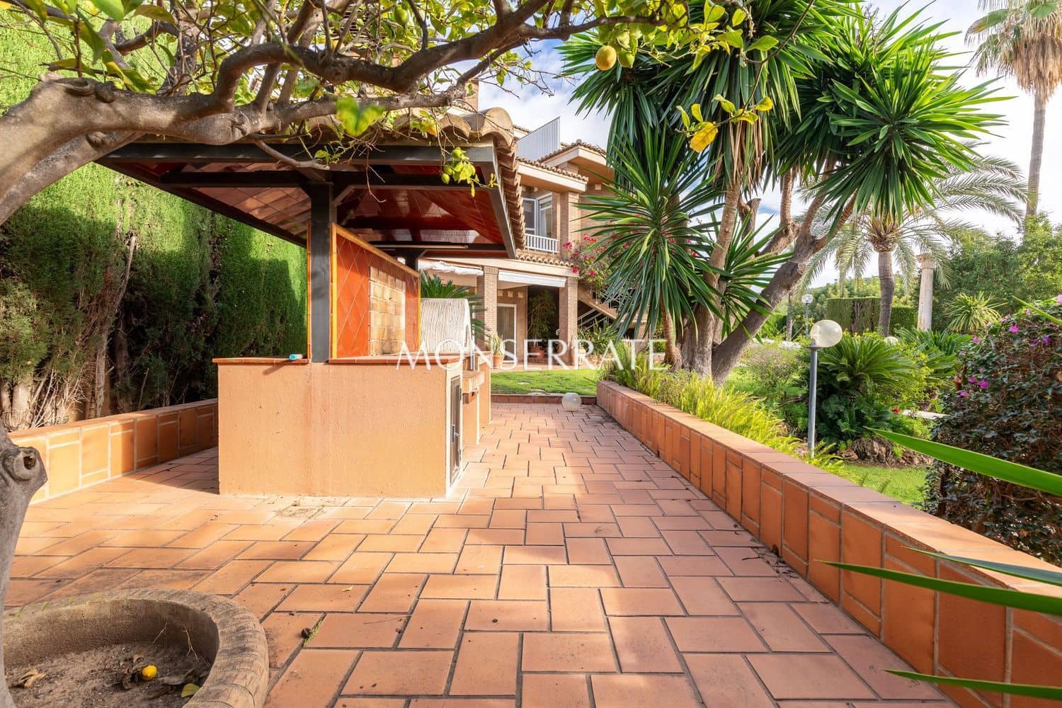 8 soverom Villa til salgs i Pucol med svømmebasseng garasje - € 2 400 000 (Ref: 9450349)