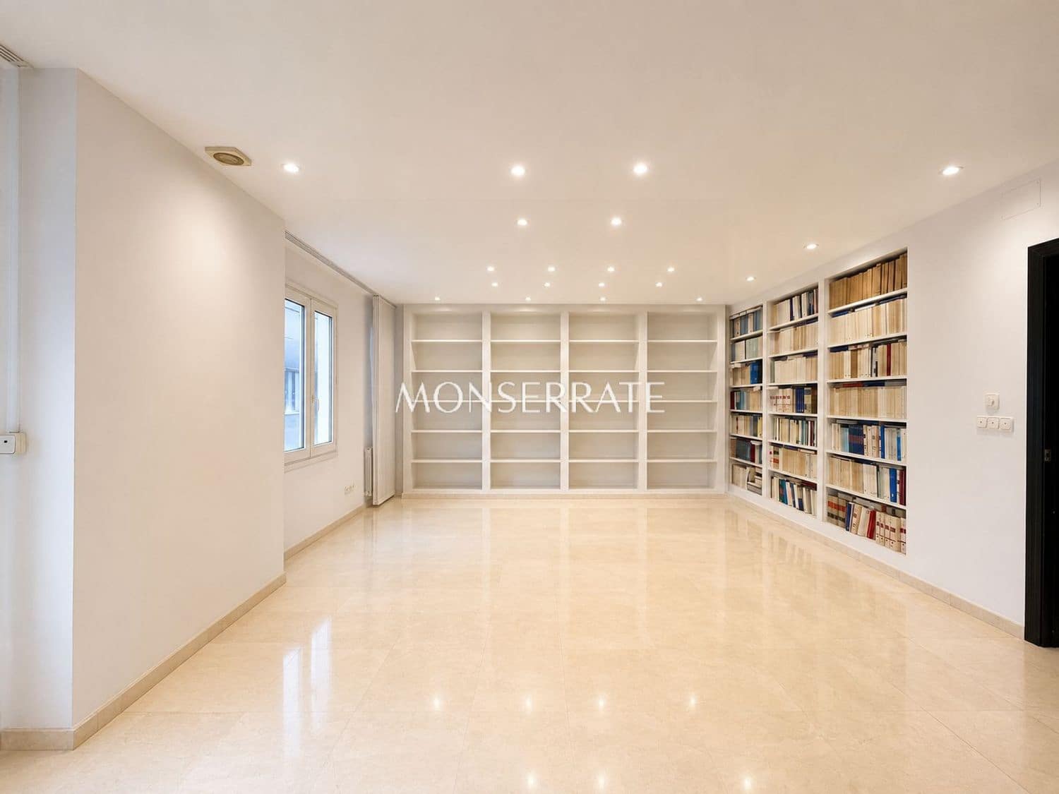 Office for rent in Valencia city - € 4,500 (Ref: 9451915)