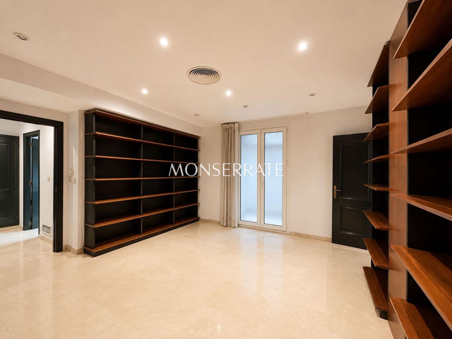 Office for rent in Valencia city - € 4,500 (Ref: 9451915)