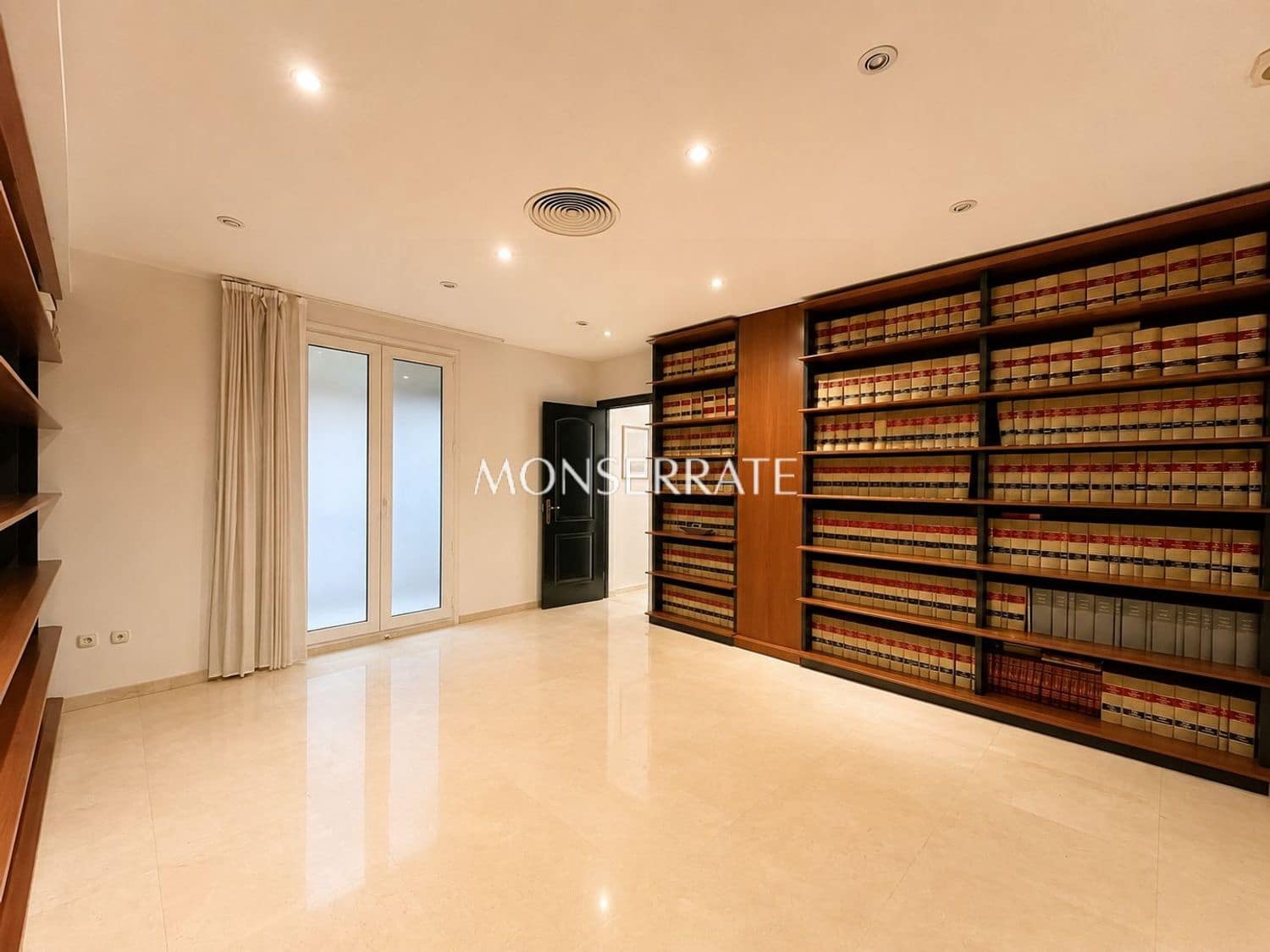 Office for rent in Valencia city - € 4,500 (Ref: 9451915)