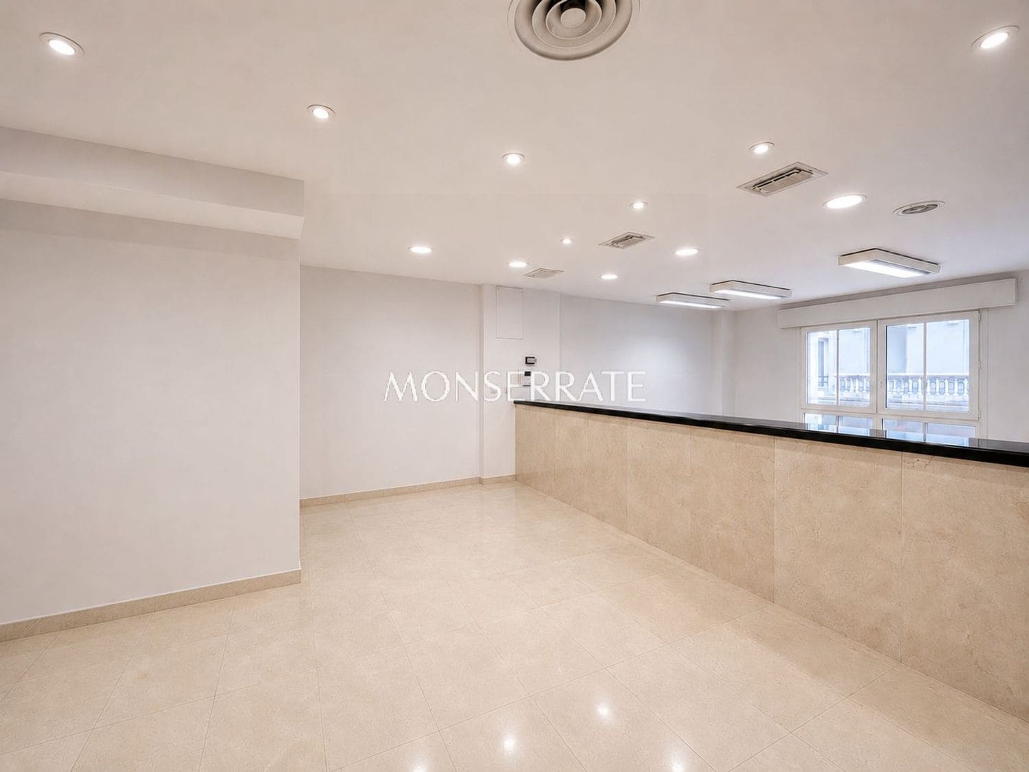 Office for rent in Valencia city - € 4,500 (Ref: 9451915)