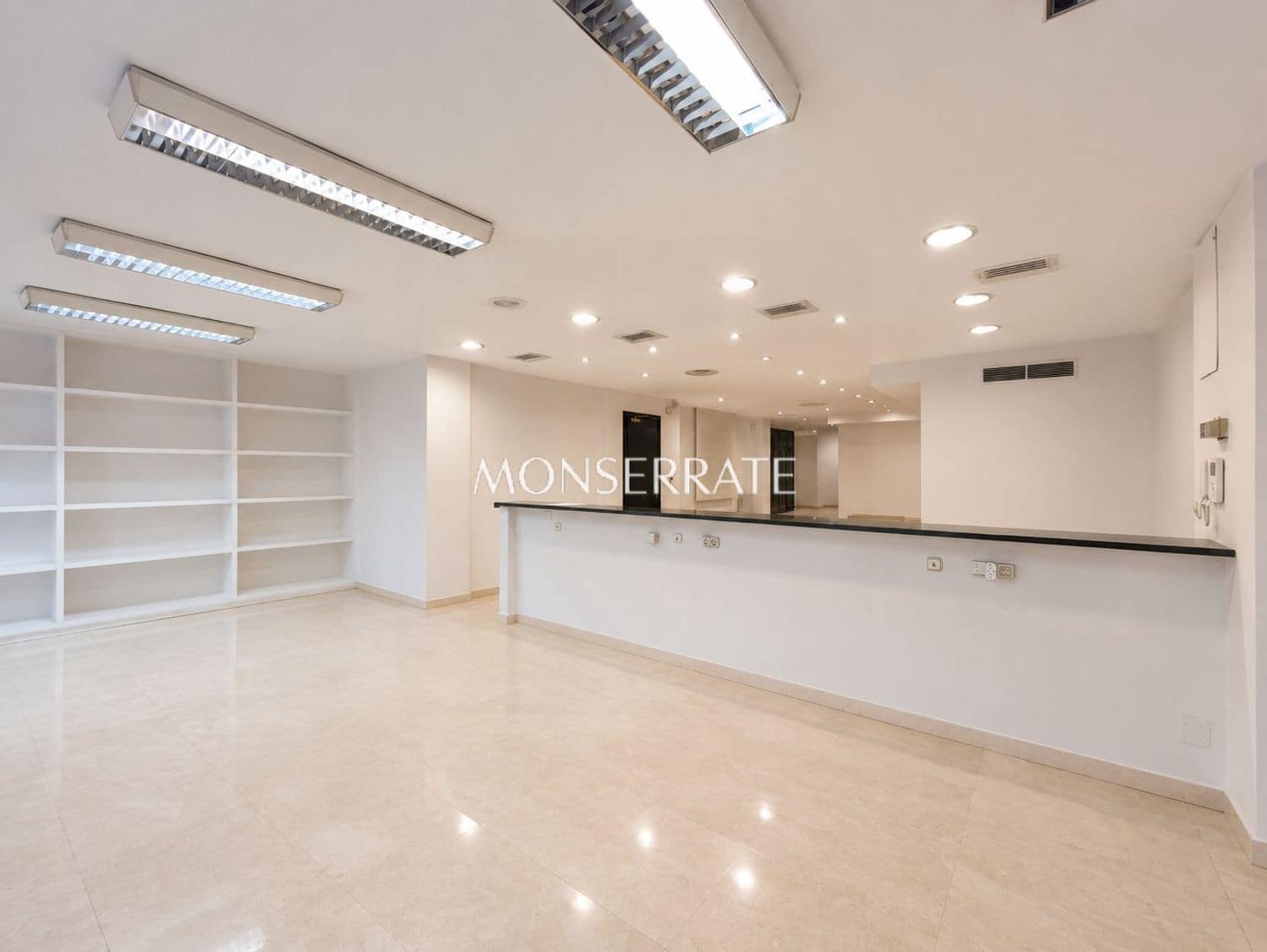 Office for rent in Valencia city - € 4,500 (Ref: 9451915)