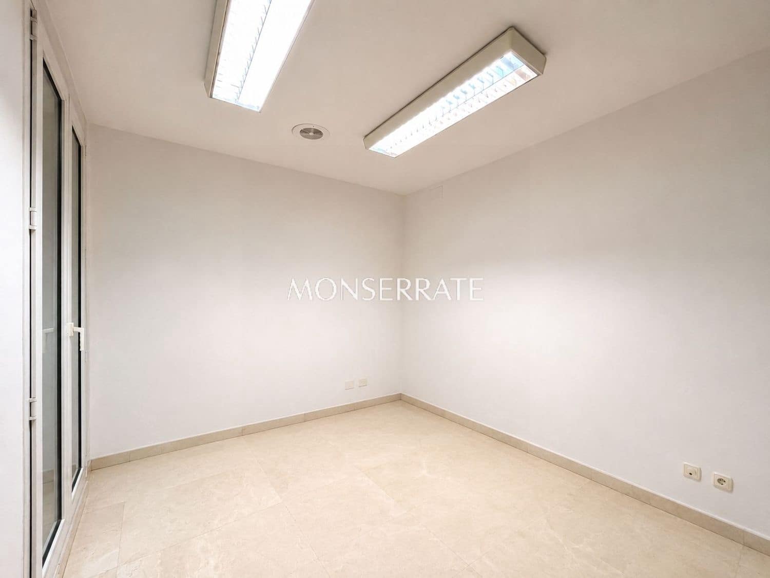 Office for rent in Valencia city - € 4,500 (Ref: 9451915)