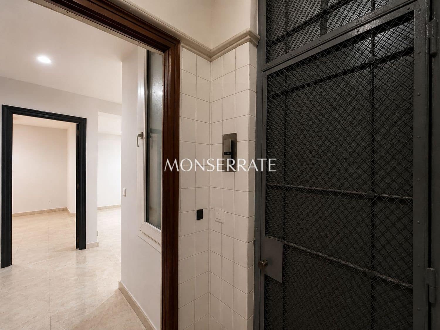 Office for rent in Valencia city - € 4,500 (Ref: 9451915)