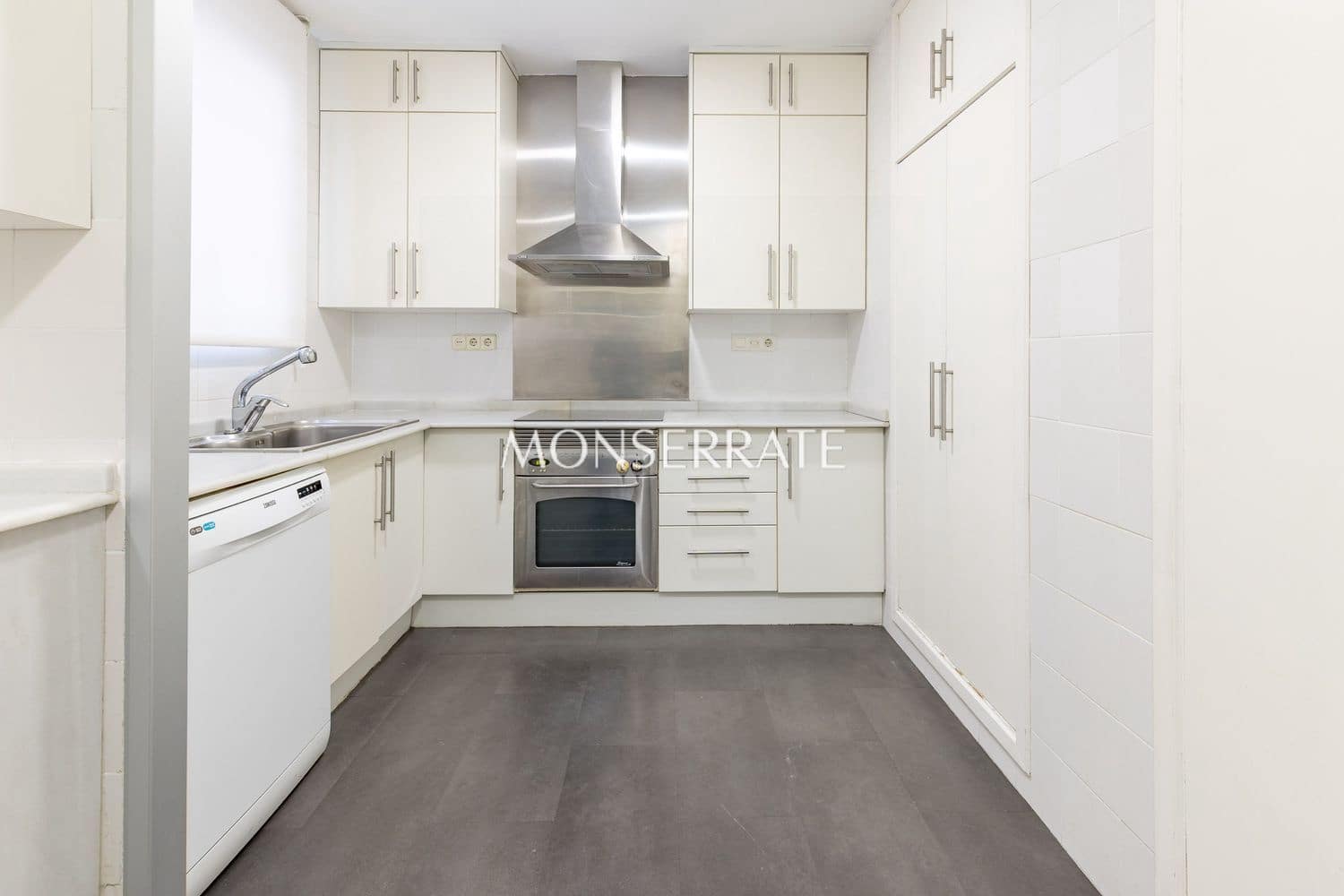 4 soveværelse Lejlighed til leje i Valencia by med garage - € 3.400 (Ref: 9465289)