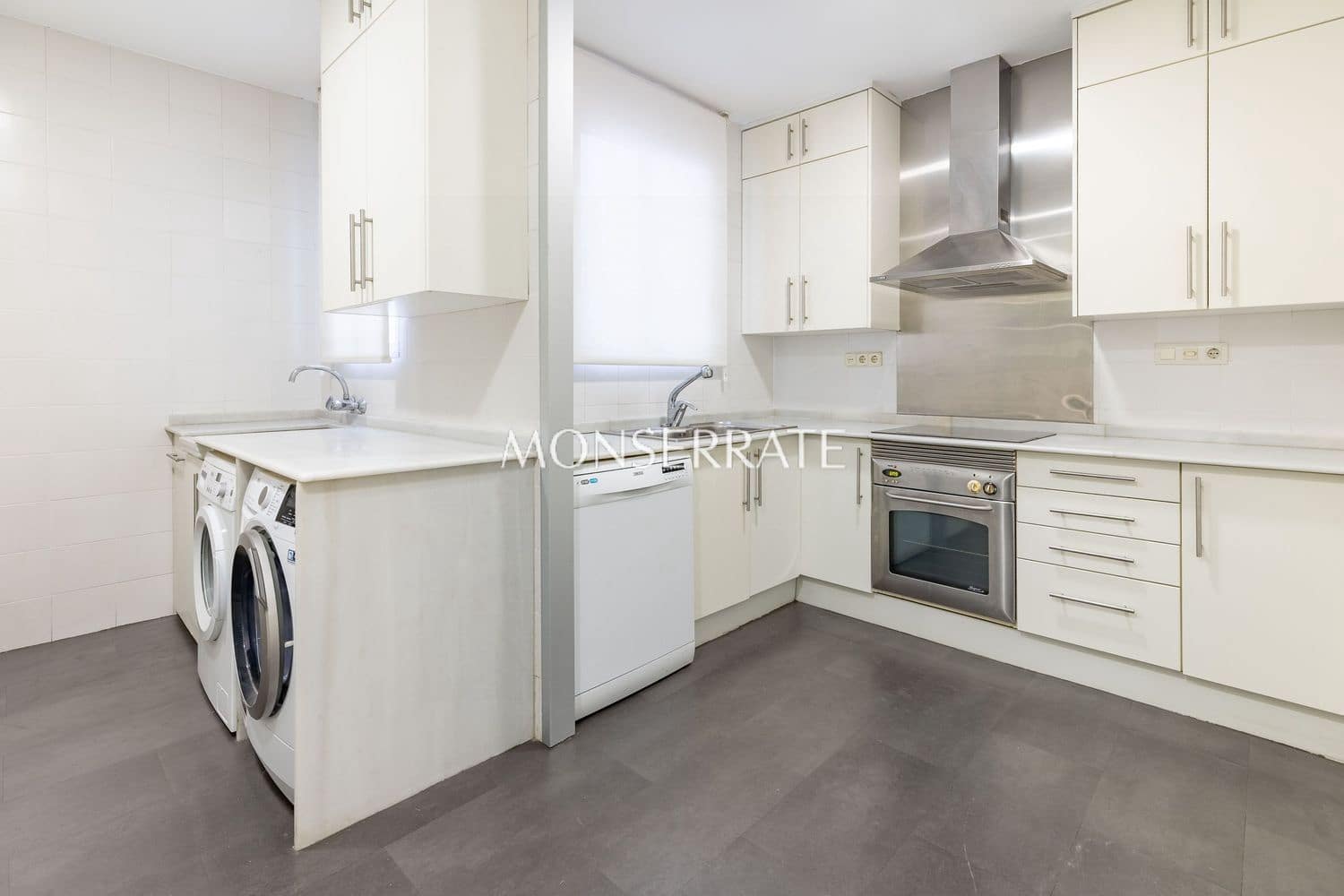 4 soveværelse Lejlighed til leje i Valencia by med garage - € 3.400 (Ref: 9465289)