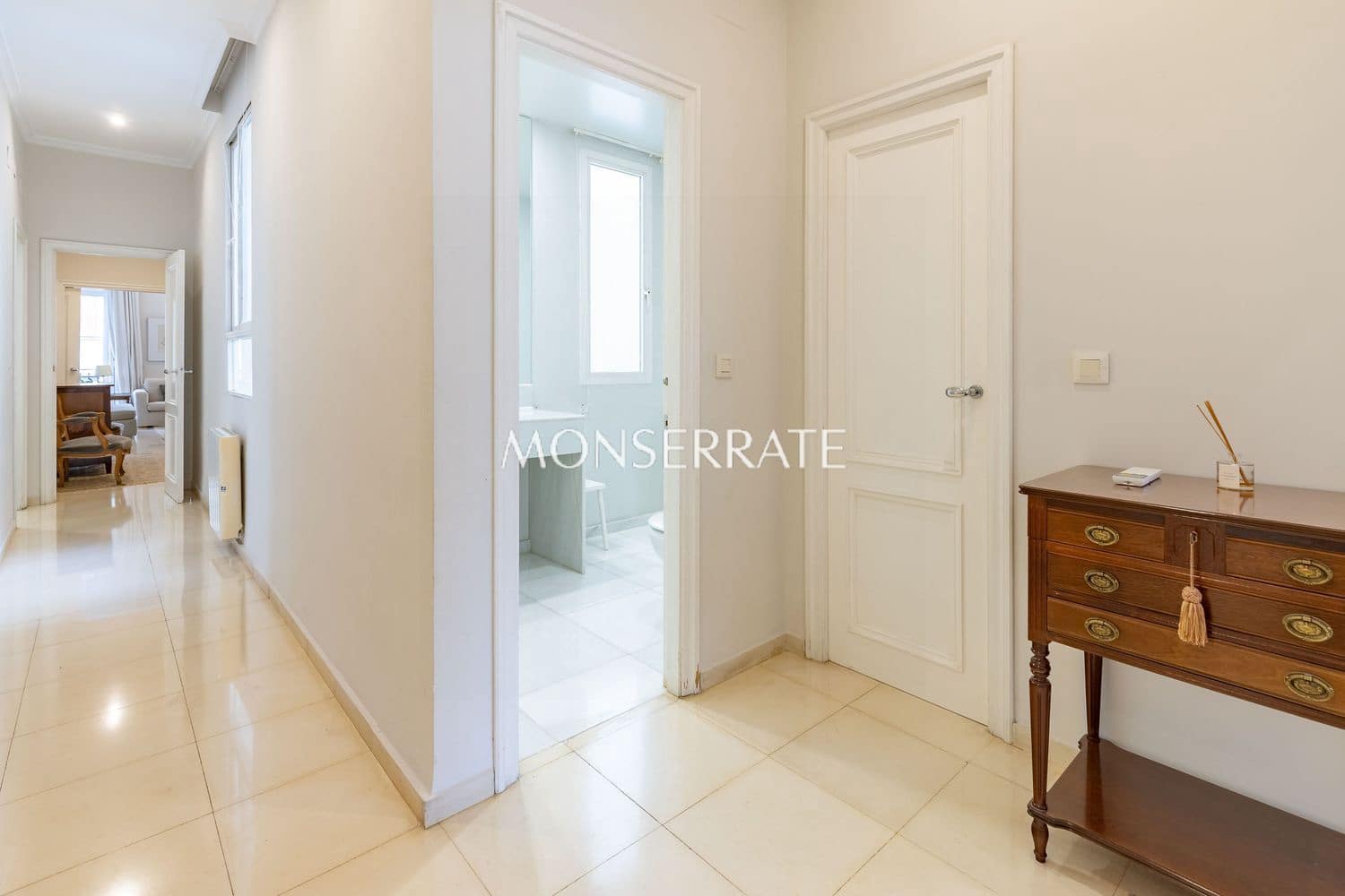 4 soveværelse Lejlighed til leje i Valencia by med garage - € 3.400 (Ref: 9465289)