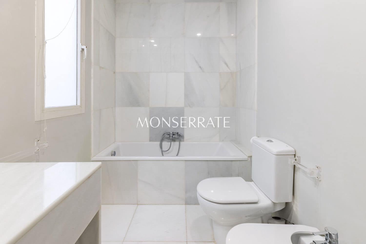 4 soveværelse Lejlighed til leje i Valencia by med garage - € 3.400 (Ref: 9465289)