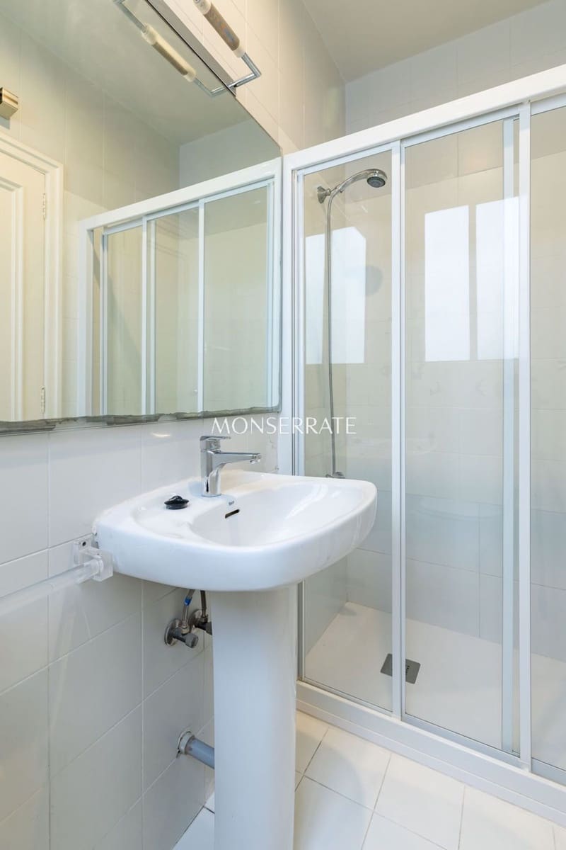 4 soveværelse Lejlighed til leje i Valencia by med garage - € 3.400 (Ref: 9465289)