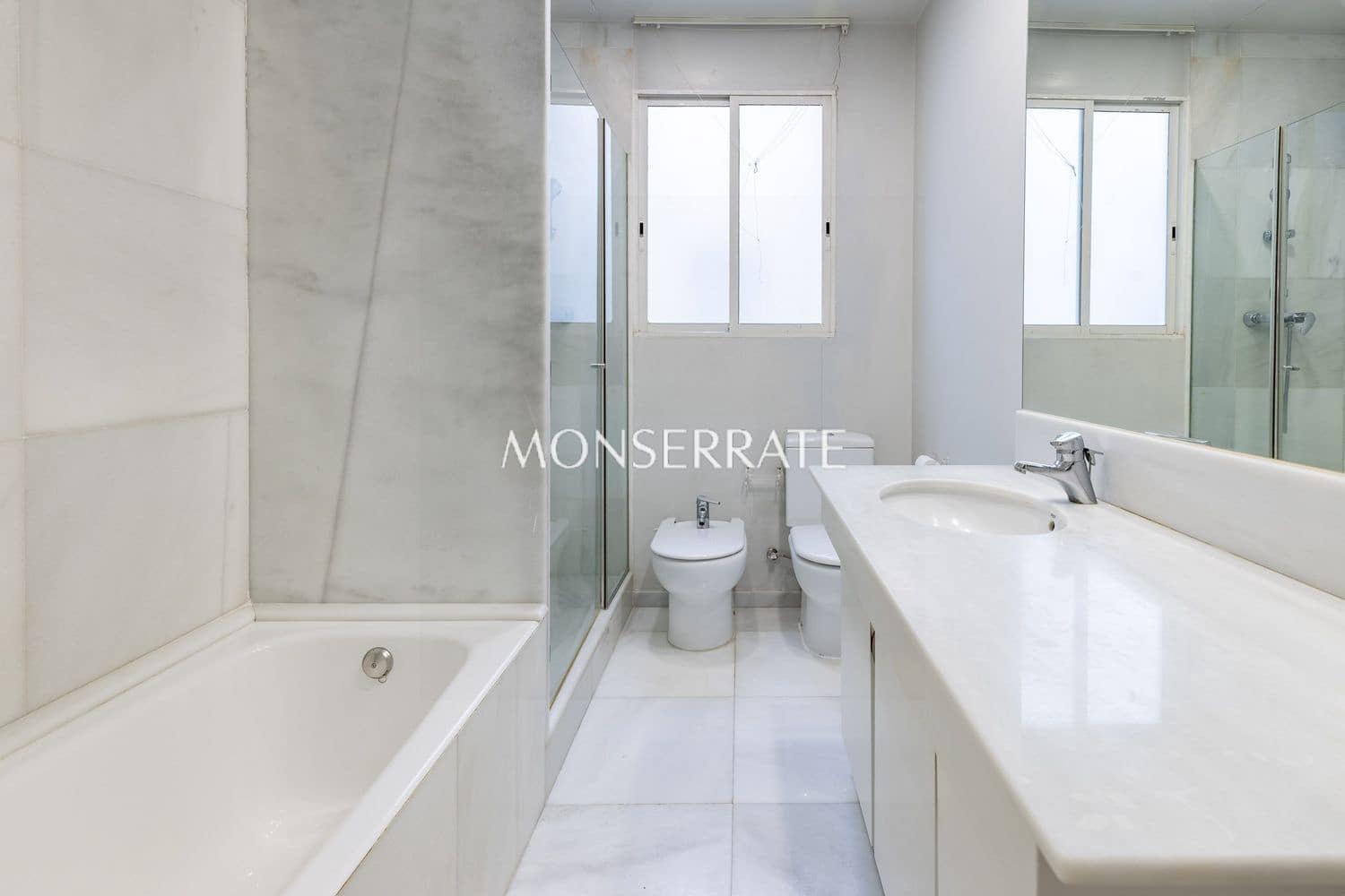 4 soveværelse Lejlighed til leje i Valencia by med garage - € 3.400 (Ref: 9465289)