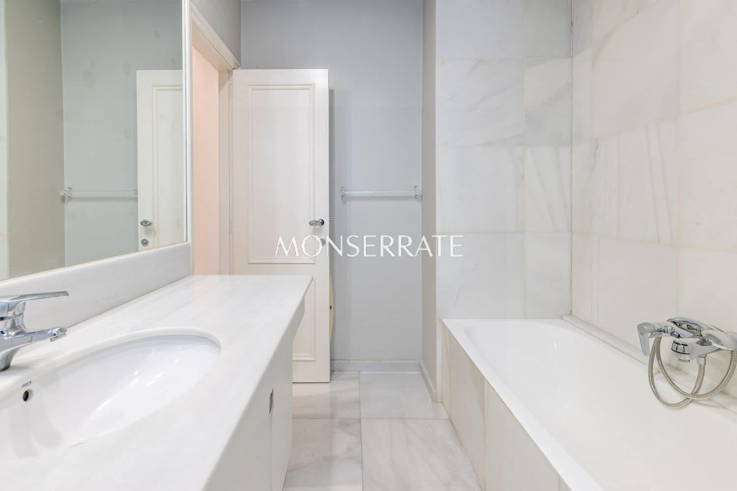 4 soveværelse Lejlighed til leje i Valencia by med garage - € 3.400 (Ref: 9465289)