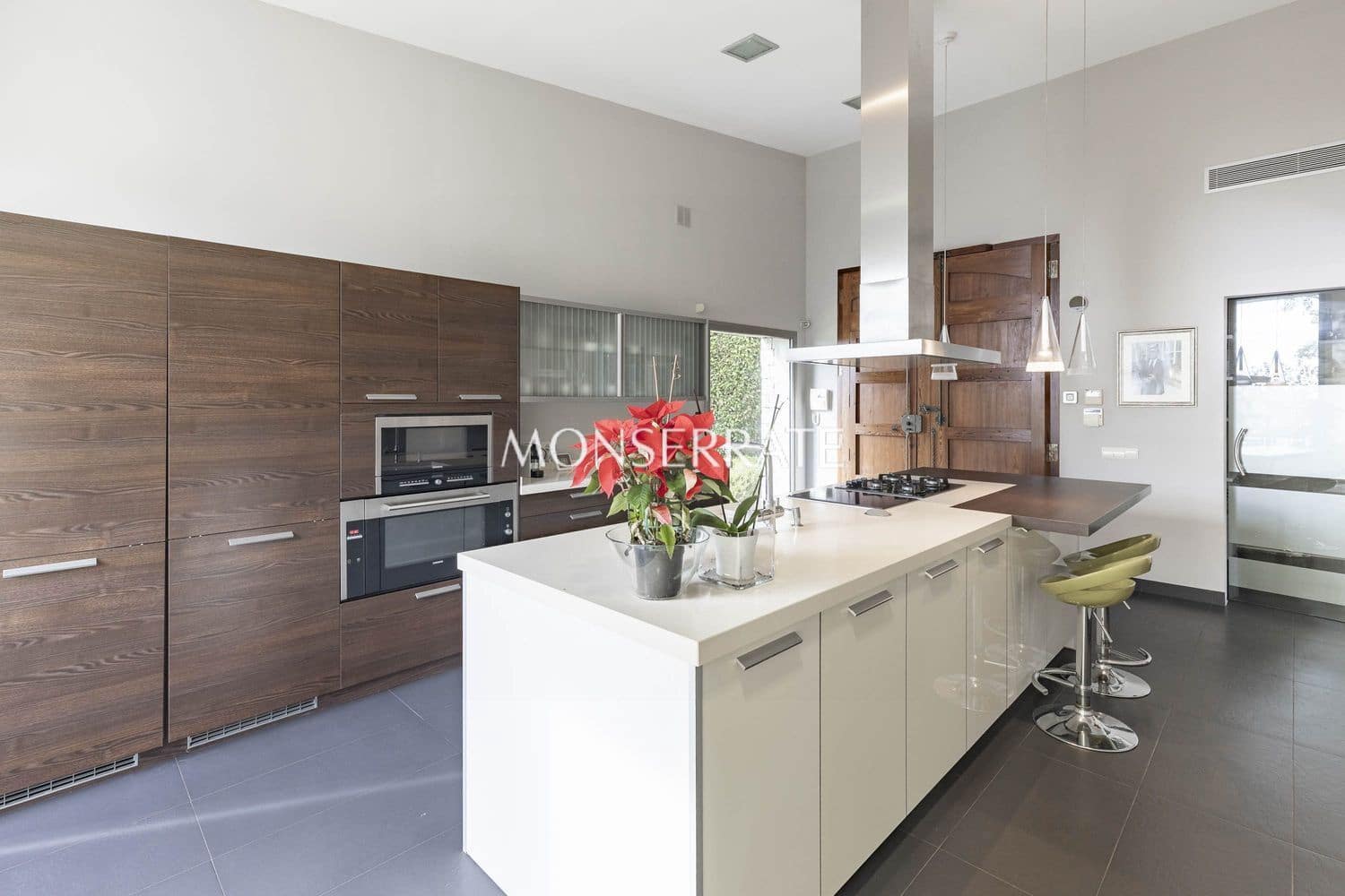 3 makuuhuone Huvila myytävänä paikassa Valencia kaupunki mukana uima-altaan 
autotalli - 2 300 000 € (Ref: 9472246)