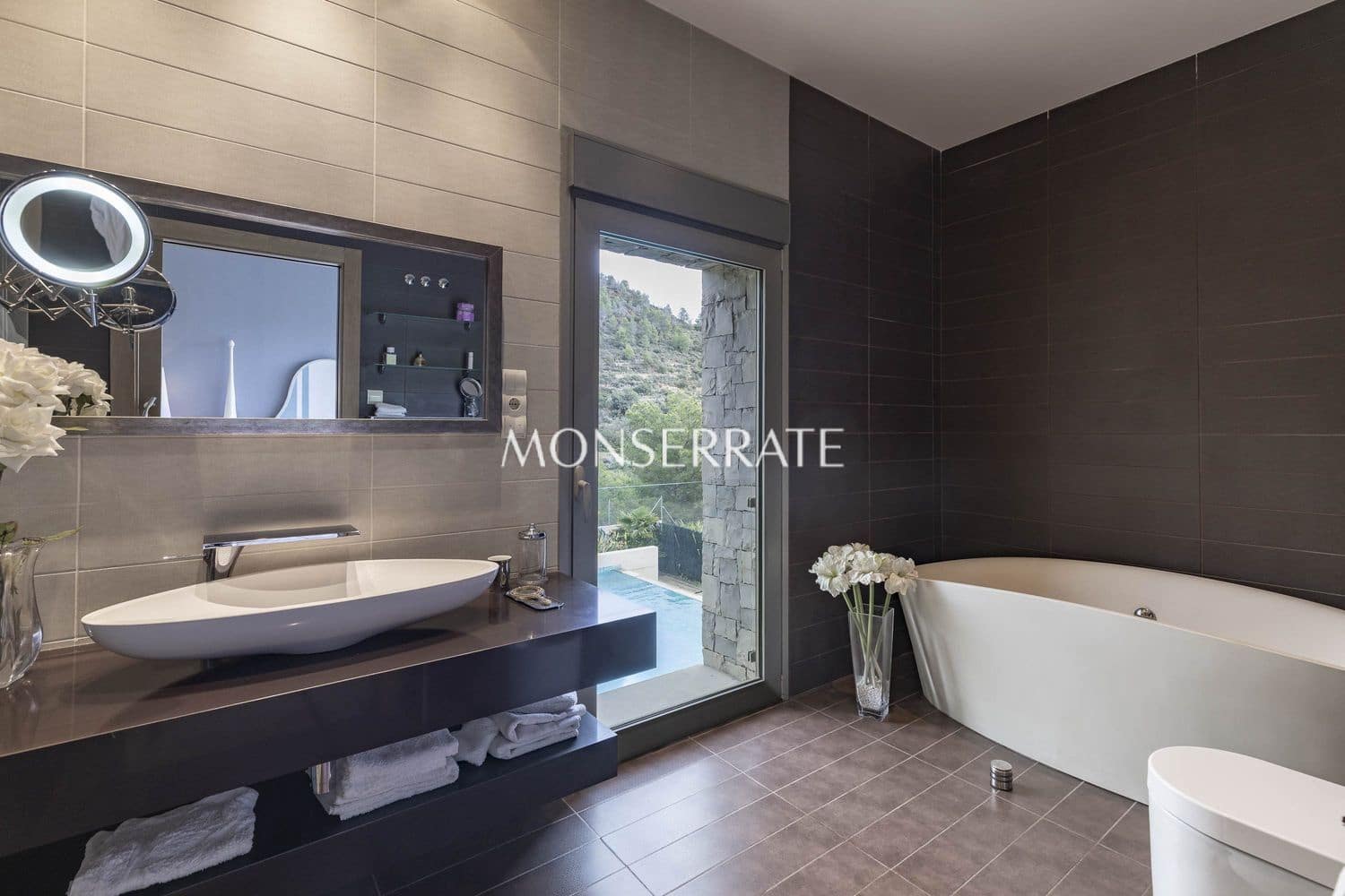 3 makuuhuone Huvila myytävänä paikassa Valencia kaupunki mukana uima-altaan 
autotalli - 2 300 000 € (Ref: 9472246)