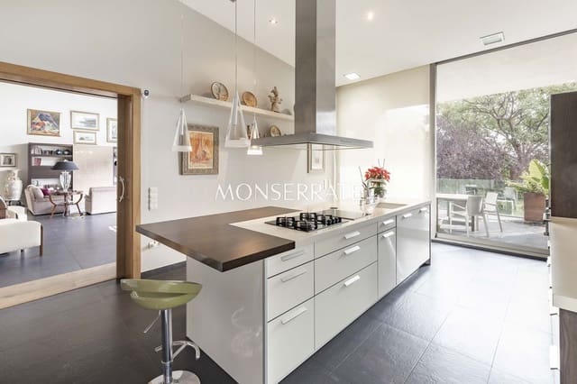 3 makuuhuone Huvila myytävänä paikassa Valencia kaupunki mukana uima-altaan 
autotalli - 2 300 000 € (Ref: 9472246)