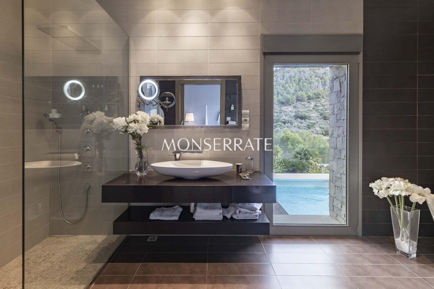 3 makuuhuone Huvila myytävänä paikassa Valencia kaupunki mukana uima-altaan 
autotalli - 2 300 000 € (Ref: 9472246)