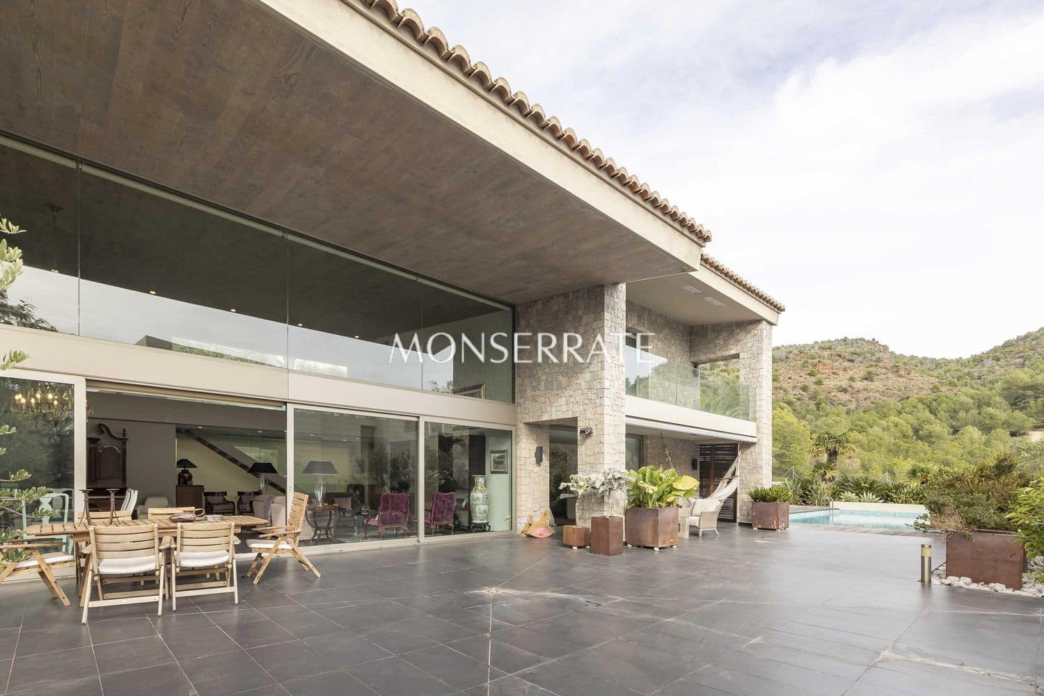 3 makuuhuone Huvila myytävänä paikassa Valencia kaupunki mukana uima-altaan 
autotalli - 2 300 000 € (Ref: 9472246)